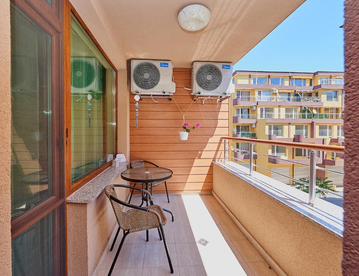Art Apartments In Pomorie Exteriör bild