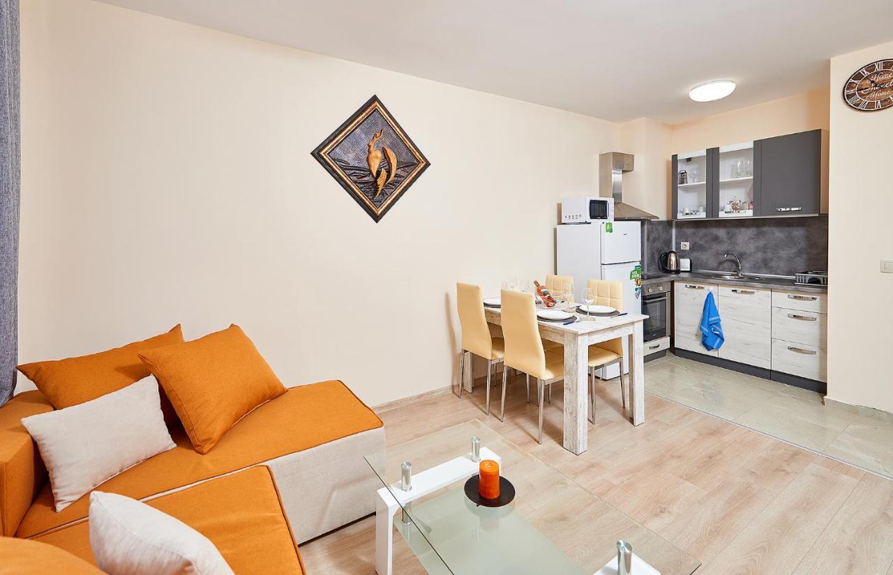 Art Apartments In Pomorie Exteriör bild